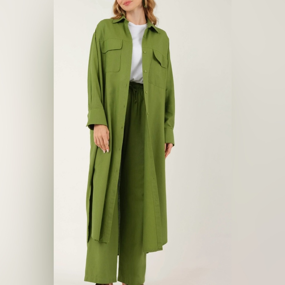Flattering 2piece pea green pants suit